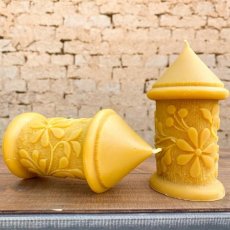 Veľký stĺp s kvetmi