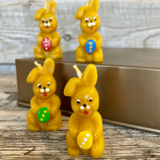 Maľovaný zajko s vajíčkom